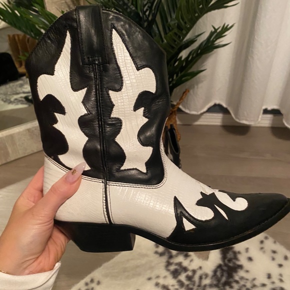 Circles Vintage Cowboy Boots - Picture 3 of 4